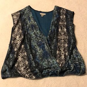 Beautiful sleeveless top from ecote. Size M.